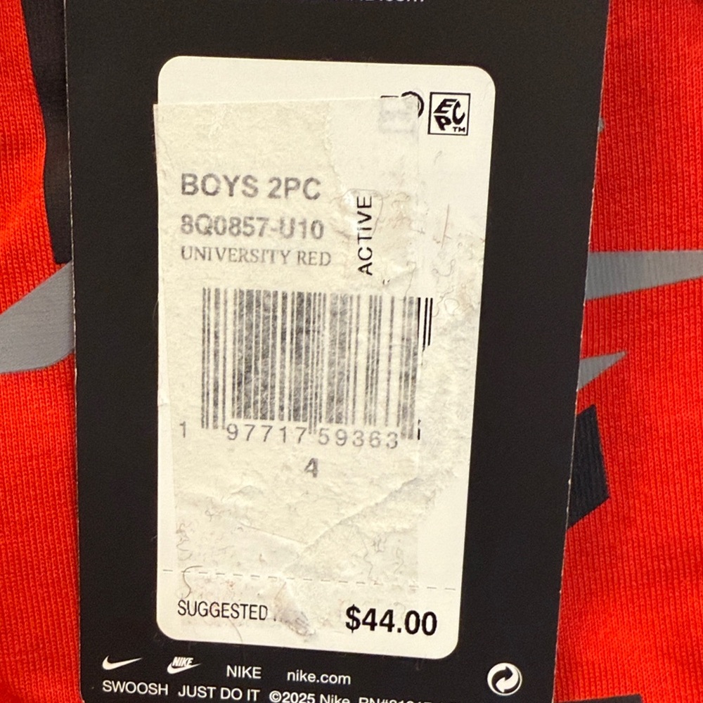 Nike Red Tee and Gray Shorts Set - Picture 6 of 6